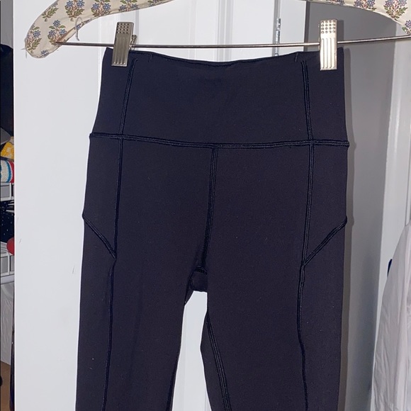 Lululemon In Movement Tight 25” - Picture 3 of 6